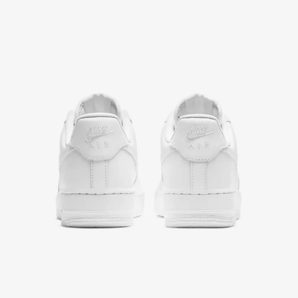 Nike Air Force 1, White, 8½M - Picture 5 of 8